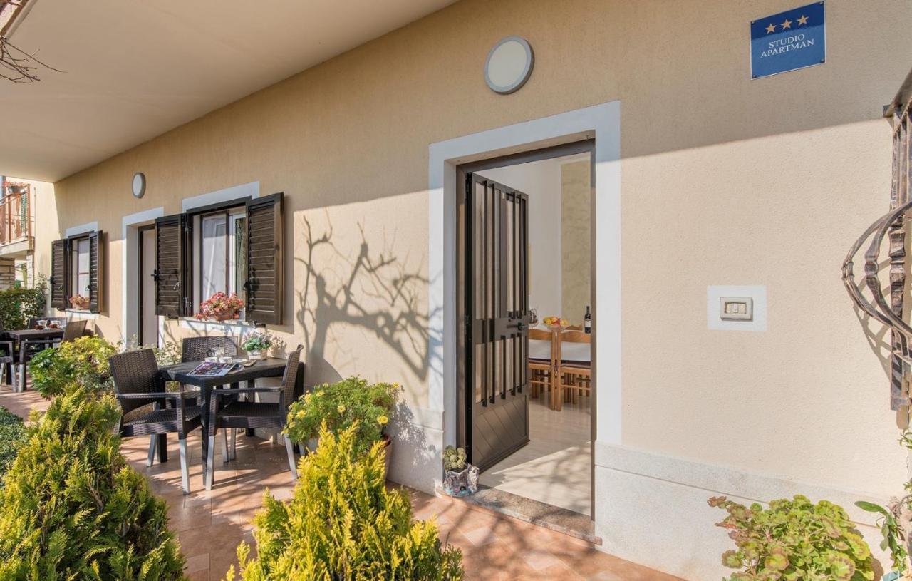 Apartment Complex Orzan Lovrecica Exterior foto